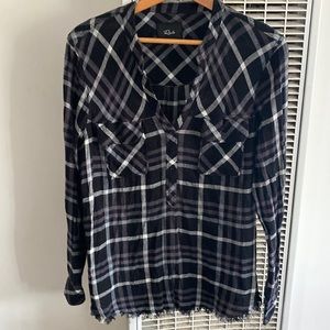 Rails Redding ink gray white plaid pullover top. Size large.